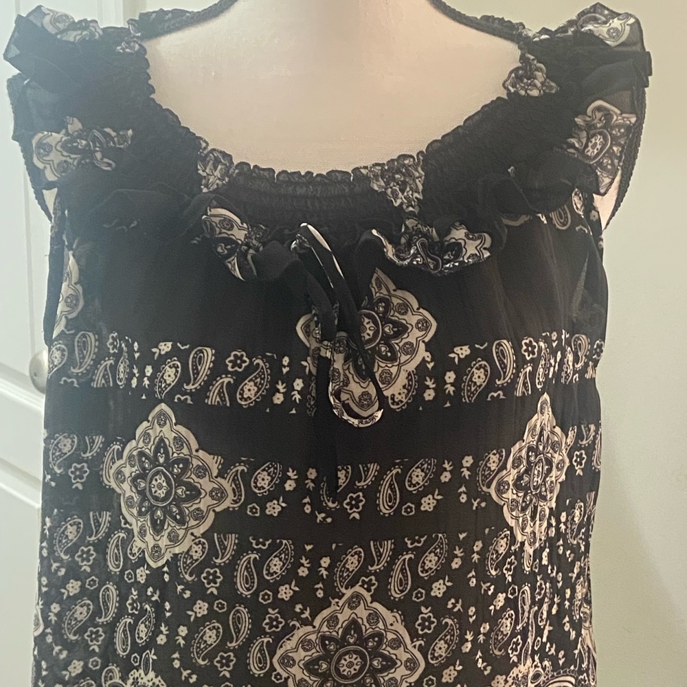 Black and White Paisley Tank Top - Picture 9 of 11